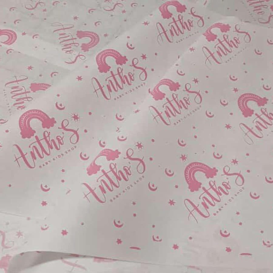Papel seda personalizado con la marca impresa en repetición
